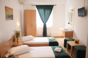  Hotel Sir Gara de Nord  Бухарест